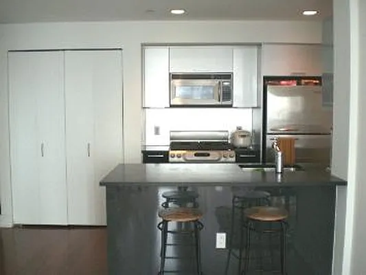 Rented by Sumitomo Real Estate Sales | media 10