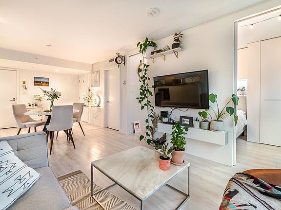 4th image of 1133 Hornby St #906