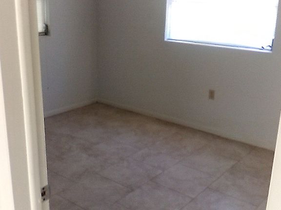 4th image of 39 Regina Blvd