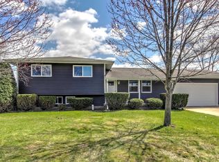 7711 Bigger St, Merrillville, IN 46410