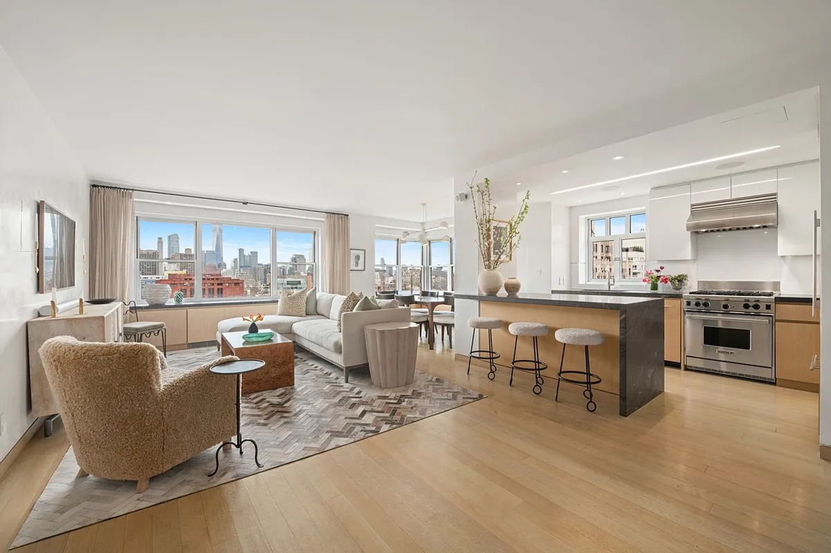 20 East 9th St Unit 19F  