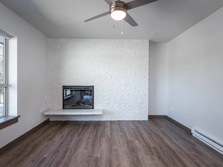 Spruce Park Apartments — Photo 9