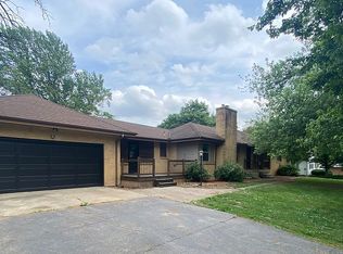 607 S Park St, Gifford, IL 61847