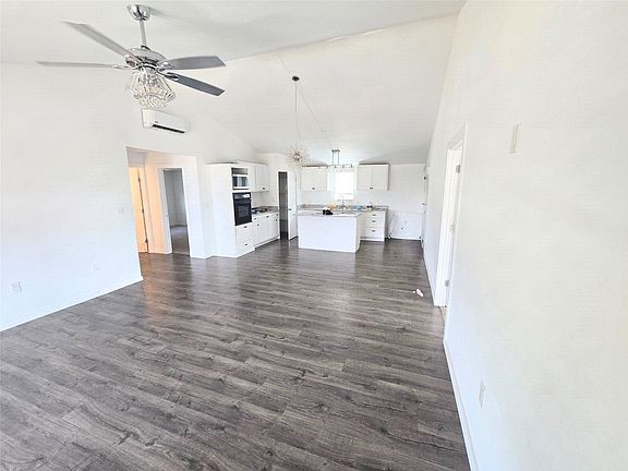 5th image of 1413 Lynock Ln