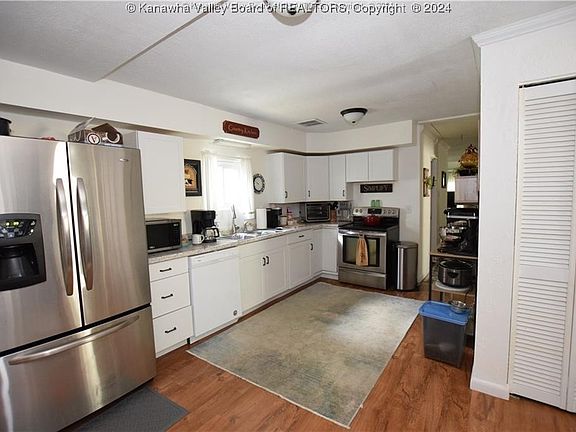3rd image of 4720 Lancaster Ave