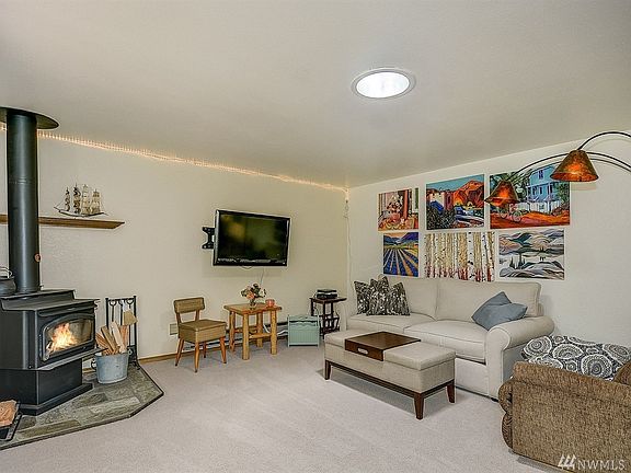 3rd image of 37205 W Lake Walker Dr SE
