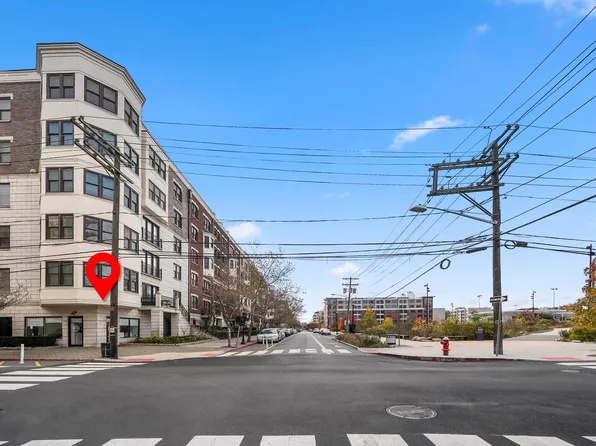 1200 Grand Street image 7 of 10