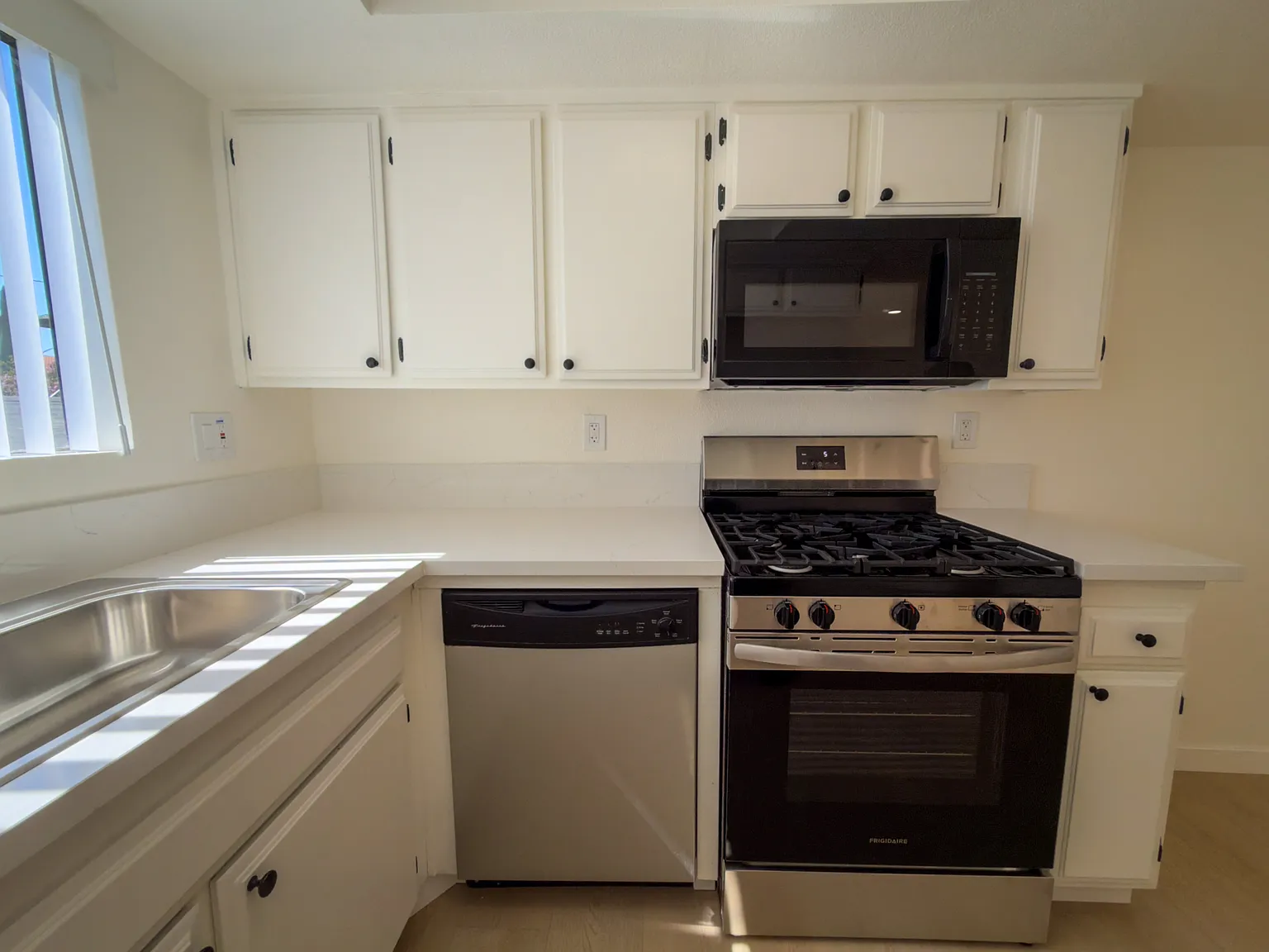 2 bed, 1100 sqft, $2,845 — Photo 4