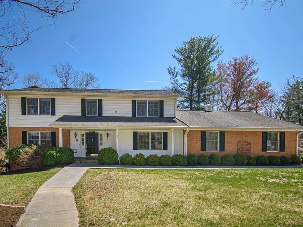 2803 Heritage Ln, Blacksburg, VA 24060