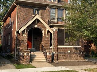 919 Nottingham Rd, Grosse Pointe, MI 48230