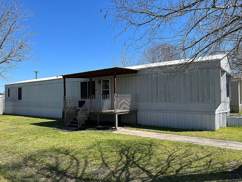 1st image of 4702 Plantation Vlg #40