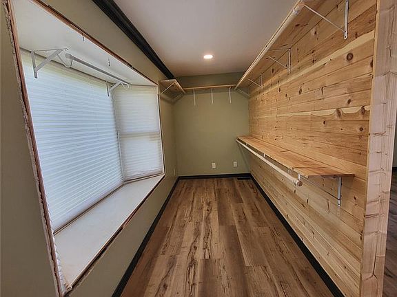 4th image of 603 2nd St