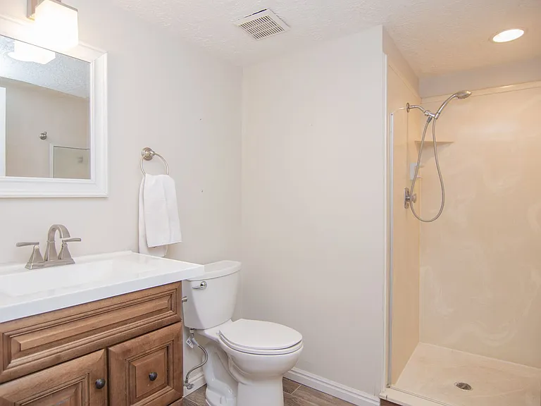 1340 Ridgewood Ln — Photo 12