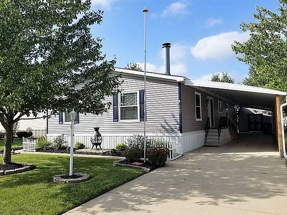 3rd image of 307 Pin Oak Cir