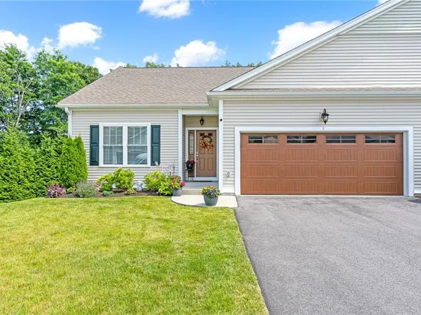 100 Burton St #8, Cranston, RI 02920