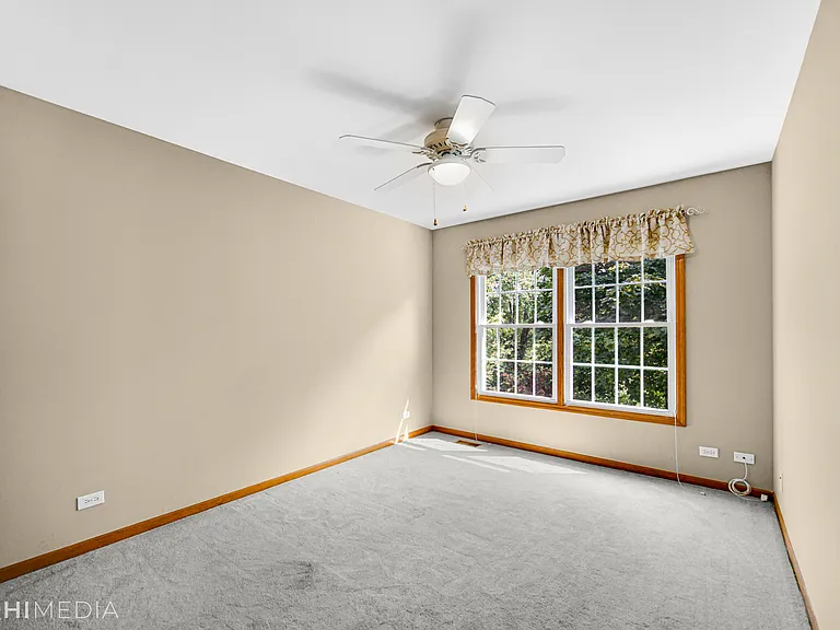 1341 E Thacker St — Photo 16