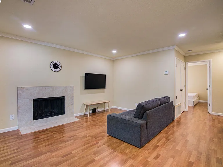 2131 Northwood Cir #F — Photo 12