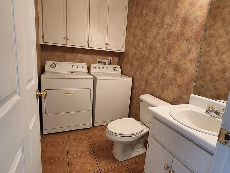 143 S Springview Dr — Photo 11