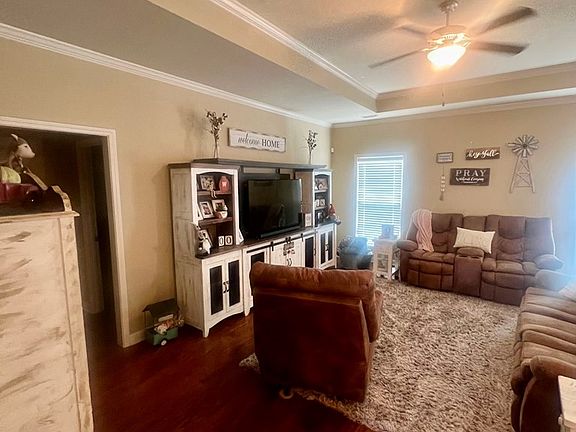 3rd image of 125 Orchard Park Dr