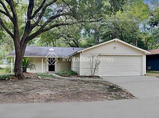 1 Red Deer Ln, Spring, TX 77380