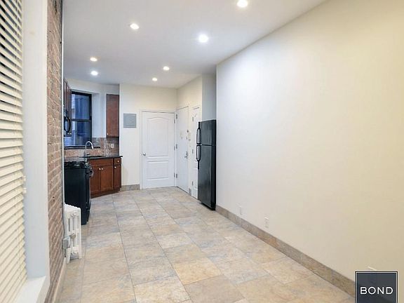 2nd image of 785 9th Ave APT 3C