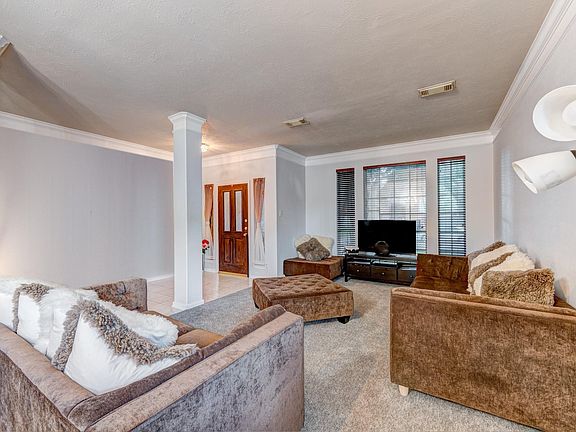 3rd image of 8107 Weeping Willow Pl