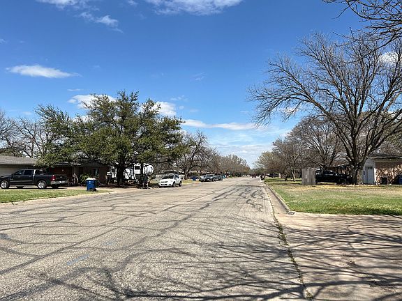 4th image of 1204 Elizabeth Blvd
