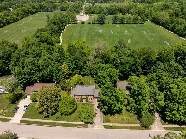 2459 Beechknoll Point, Dayton, OH 45458