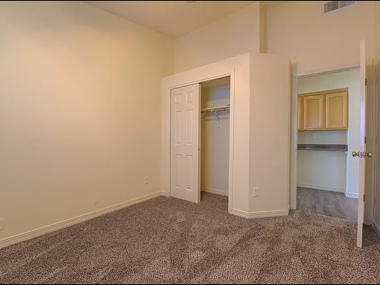 7077 Luz De Sol Dr — Photo 33