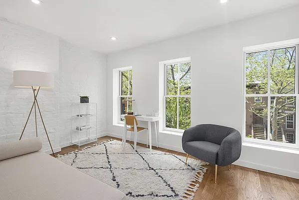 Sold by Compass | media 22