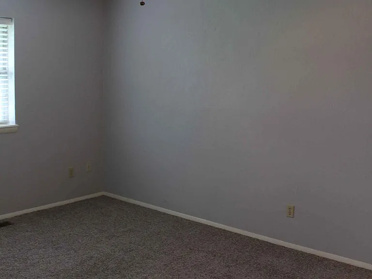 5101 N Hamilton Dr — Photo 10