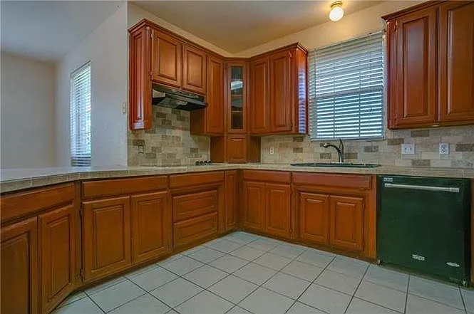 320 Twin Creek Dr — Photo 9