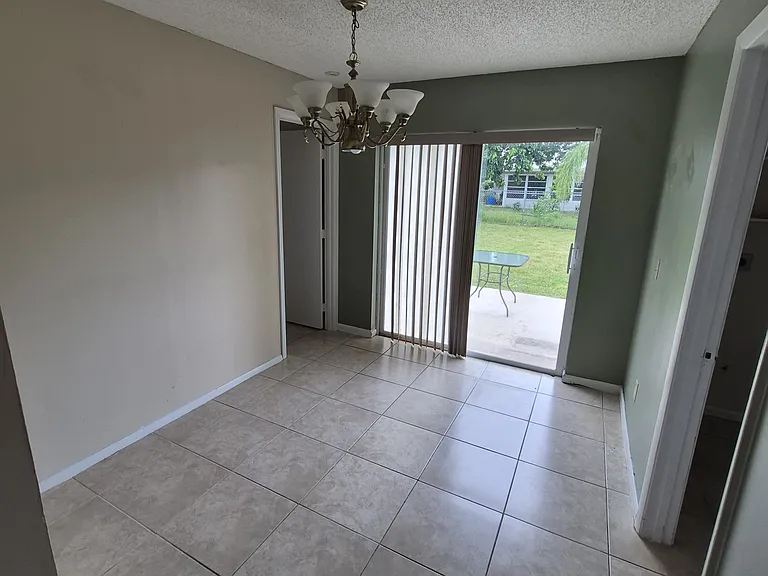 4505 SE Nimrod Ln — Photo 6