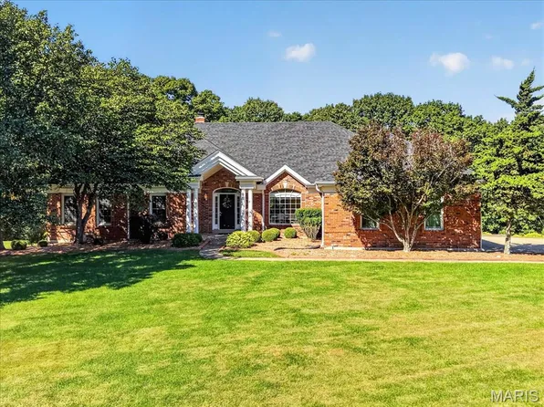 1469 Ridgetree Trails Dr, Ballwin, MO 63021