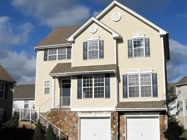 123 Winding Hill Dr, Hackettstown, NJ 07840