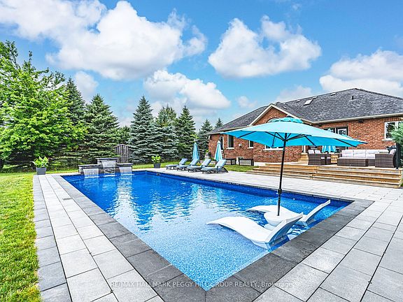 2nd image of 5 Munro Ct