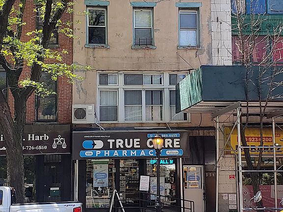 3rd image of 556 Atlantic Ave