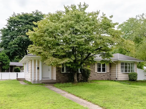 141 Waite Ave, Chicopee, MA 01020