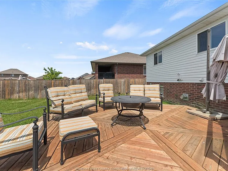 398 Poplar Dr — Photo 38