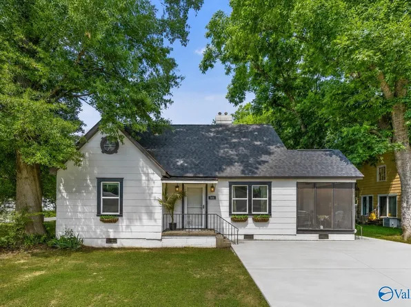 501 Sanders St, Athens, AL 35611