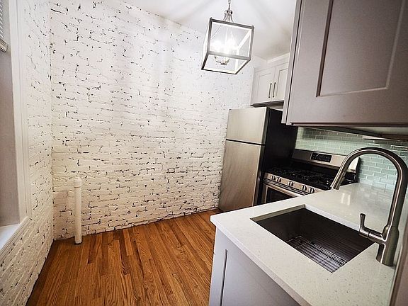 3rd image of 3112 42nd St APT 11