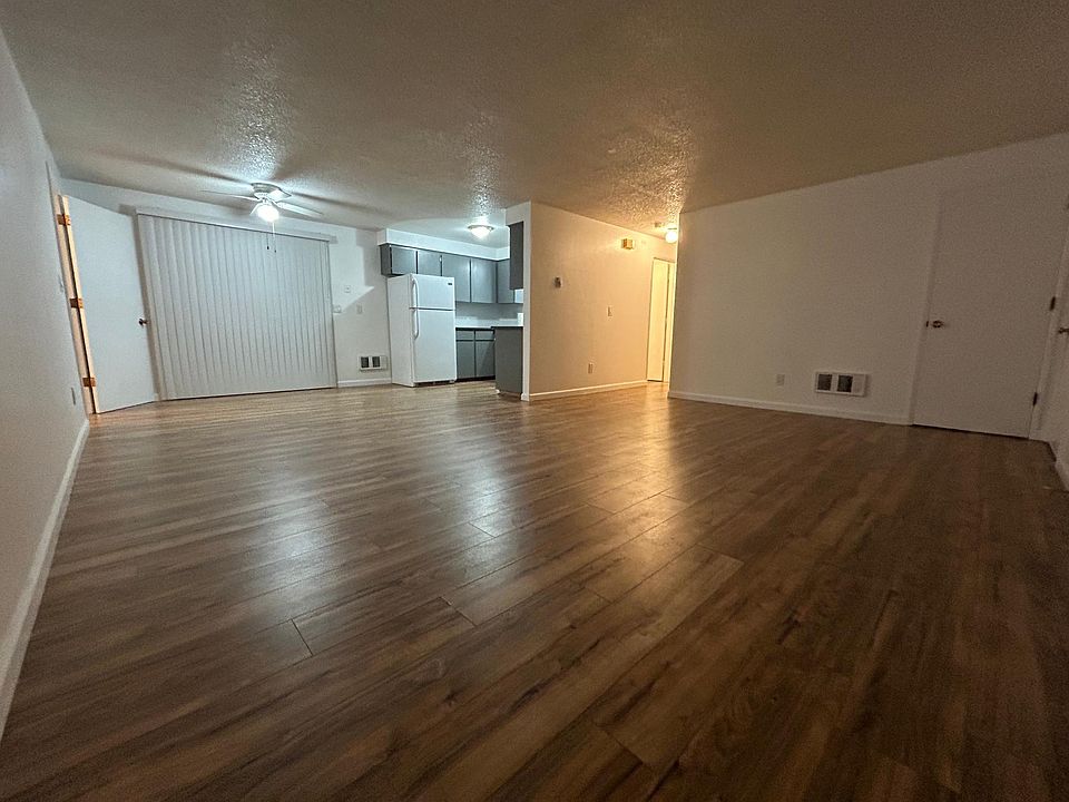 Living room / Dining