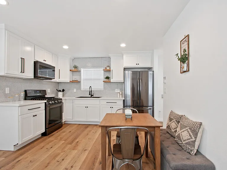 528 Sunrise St — Photo 4
