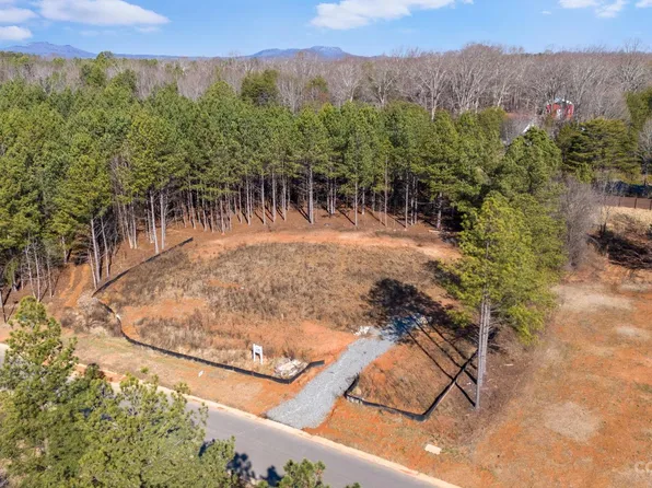 1098 Sage Pine Cir, Clover, SC 29710