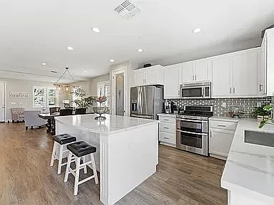 Greystone Pl — Photo 21