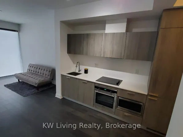 50 Charles St E, Toronto, ON