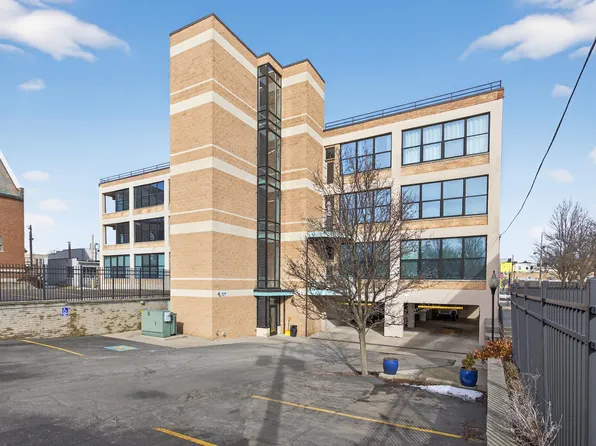 109 W Washington Ave APT 16, Jackson, MI 49201