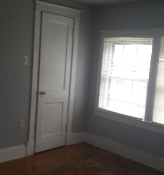 2nd image of 609 Smithfield Ave #Townhouse