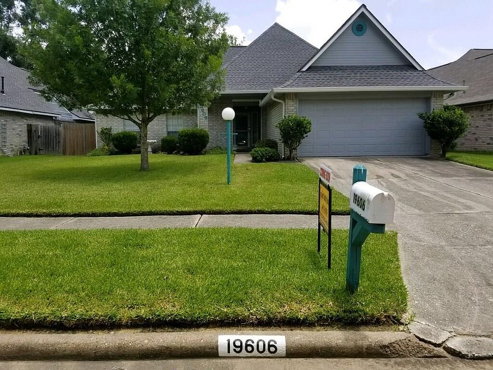 1st image of 19606 Stamford Dr