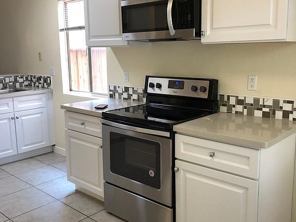 2nd image of 2426 F St APT 1